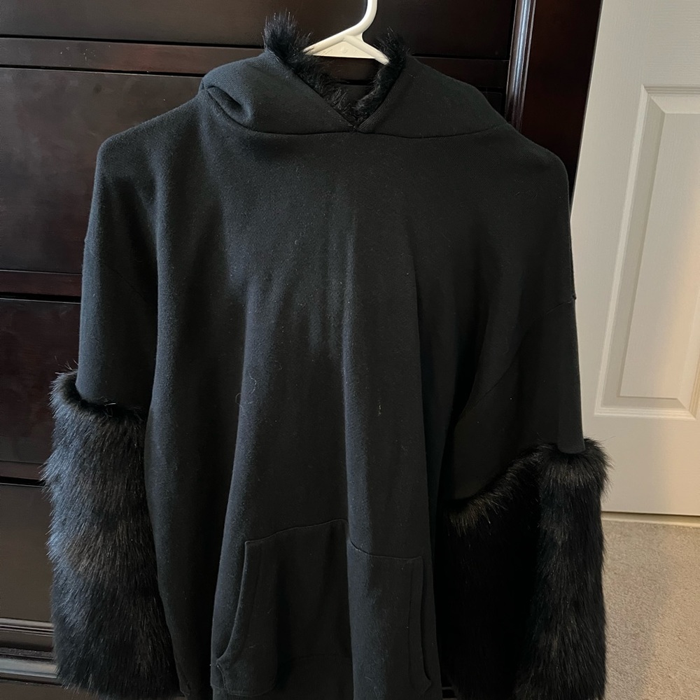 Express faux fur hoodie. Black size XS